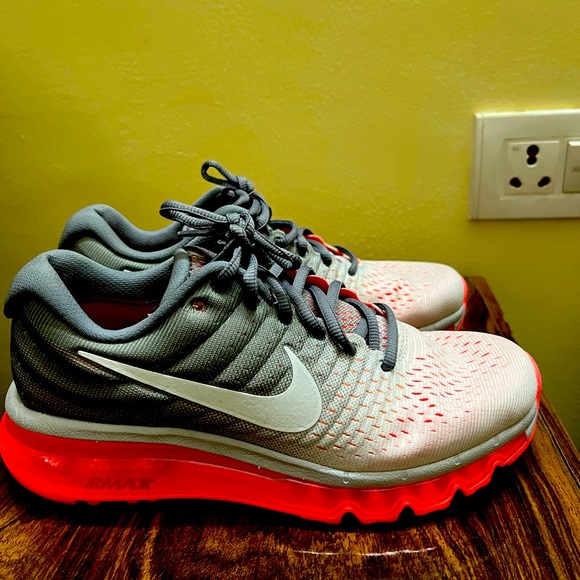 Nike Shoes - Nike Airmax grey and pink shoe